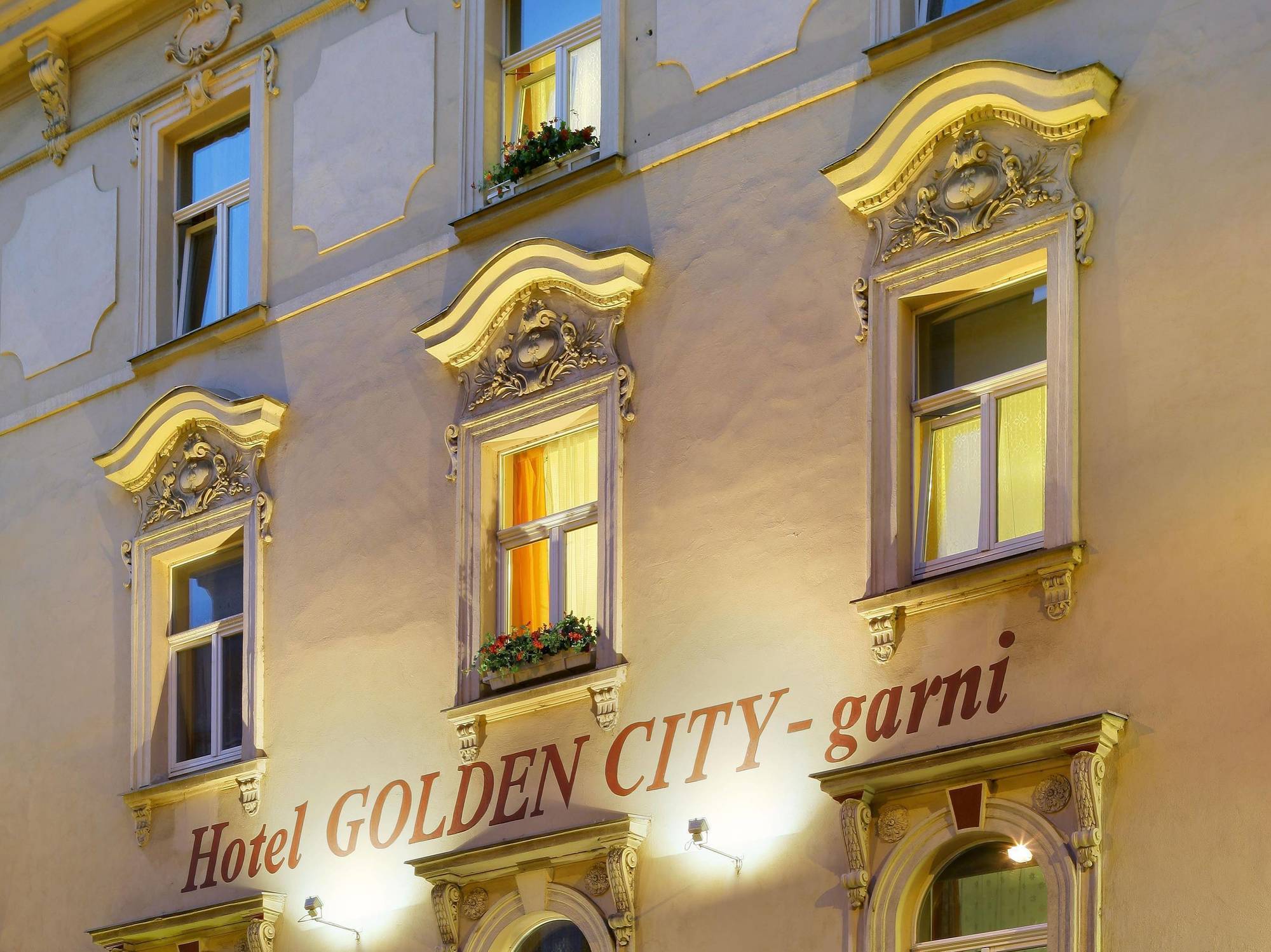 Hotel Golden City Garni Praga Exterior foto